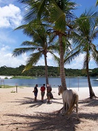 Na Lagoa de Abaete com Artur, Luis Claudio e Nat./ At Abaete Lake in Salvador with Artur, Luis Claudio and wife Nat.
