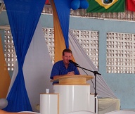 Allen Dutton Jr., preaching at the Northeast Christian Lectureship./ Allen Dutton Jr., pregando no Congresso Cristão do Nordeste.